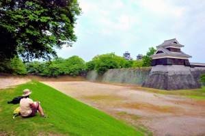 Painting Kumamoto Castle in Japan